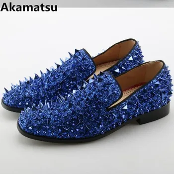 Akamatsu/ синие лоферы с шипами, золотые модельные туфли, мужские кожаные дизайнерские туфли без застежки с заклепками, zapatos hombre vestir, броги